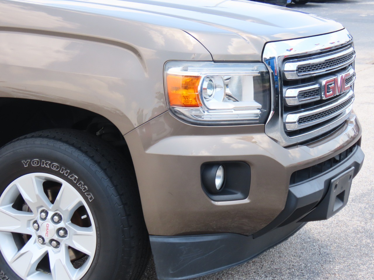 2016 GMC Canyon 2WD Crew Cab 128.3 SLE photo