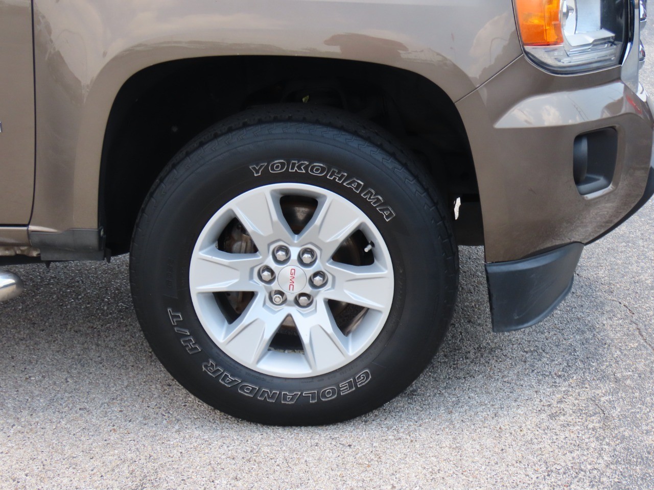 2016 GMC Canyon 2WD Crew Cab 128.3 SLE photo