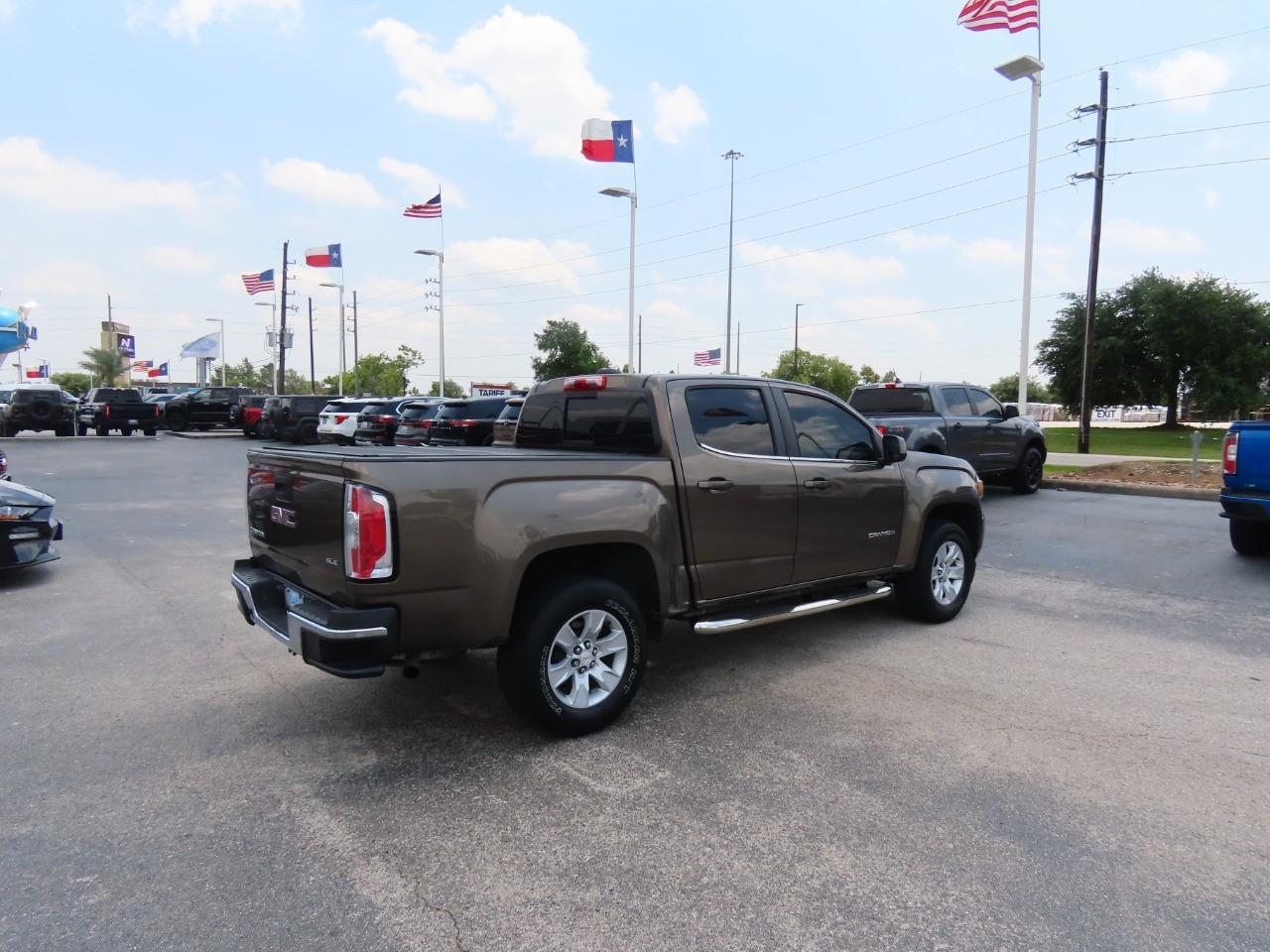 2016 GMC Canyon 2WD Crew Cab 128.3 SLE photo