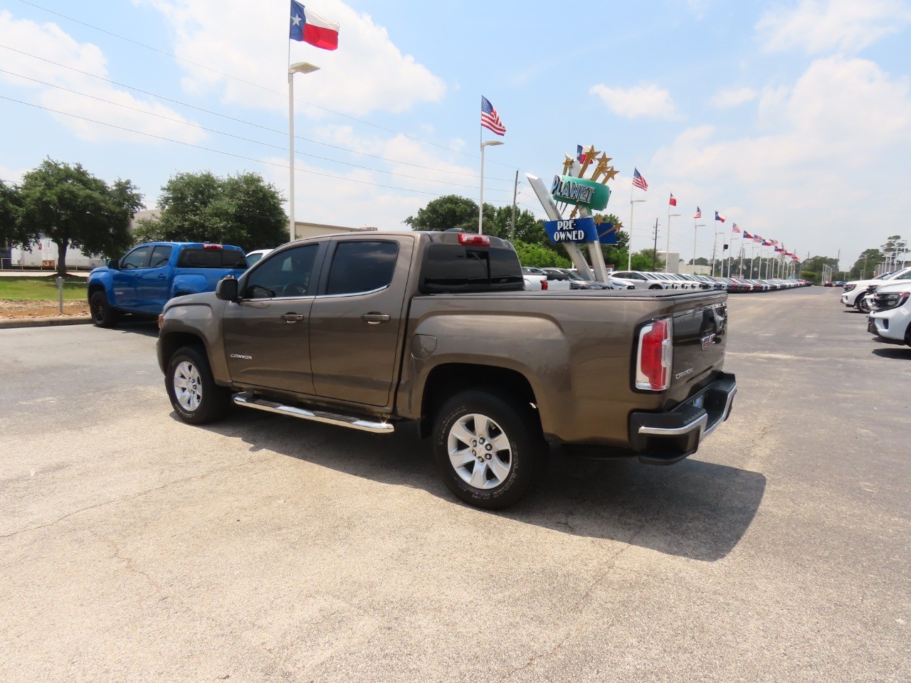 2016 GMC Canyon 2WD Crew Cab 128.3 SLE photo