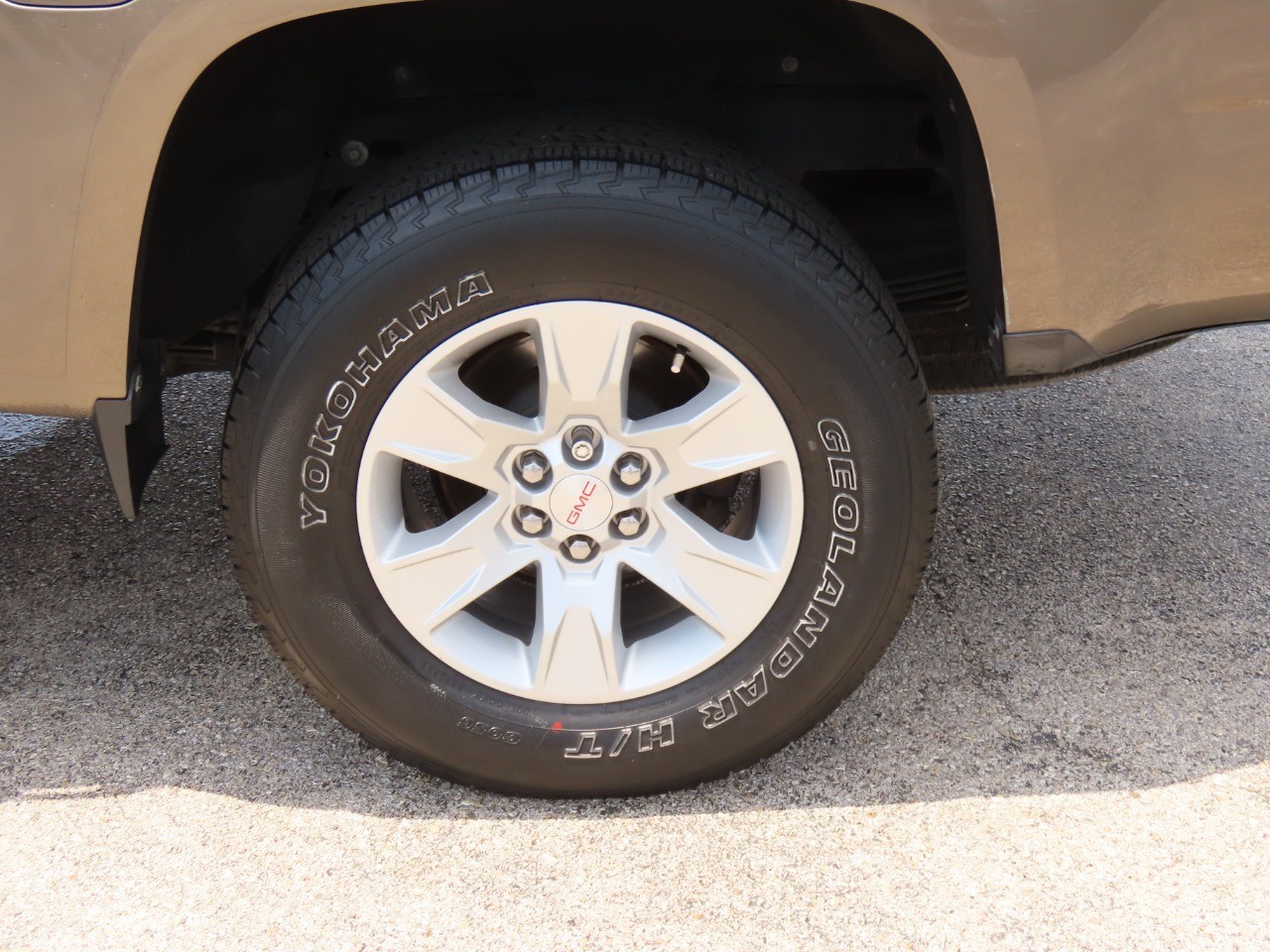 2016 GMC Canyon 2WD Crew Cab 128.3 SLE photo