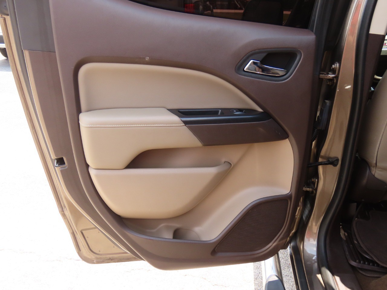 2016 GMC Canyon 2WD Crew Cab 128.3 SLE photo