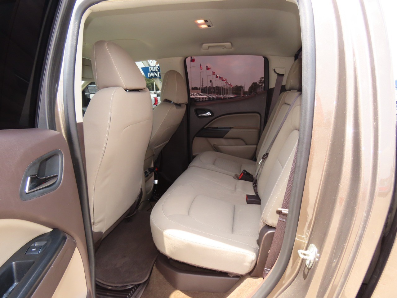 2016 GMC Canyon 2WD Crew Cab 128.3 SLE photo