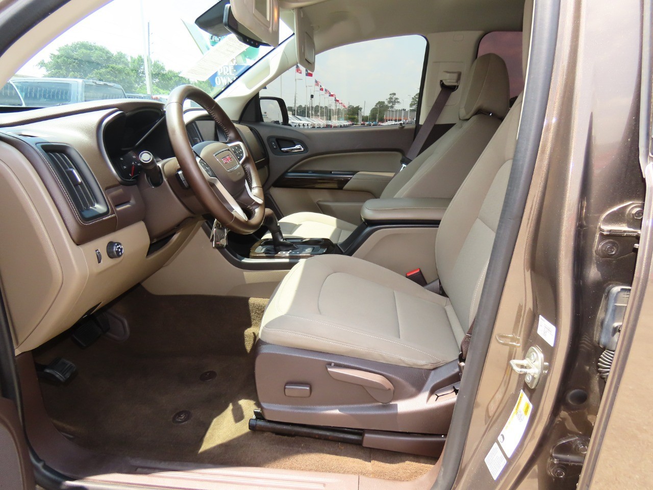 2016 GMC Canyon 2WD Crew Cab 128.3 SLE photo