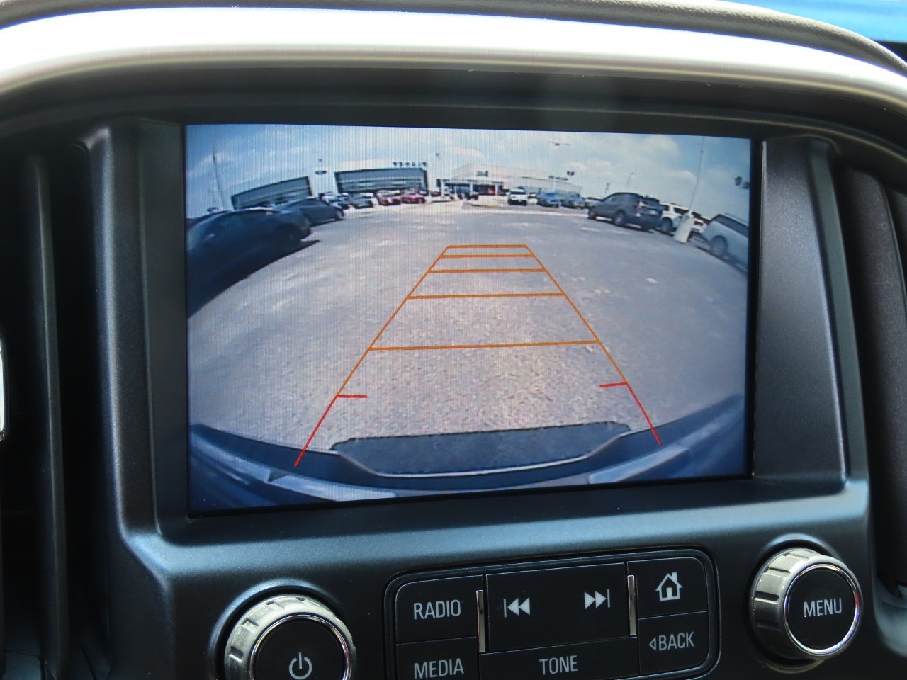 2016 GMC Canyon 2WD Crew Cab 128.3 SLE photo
