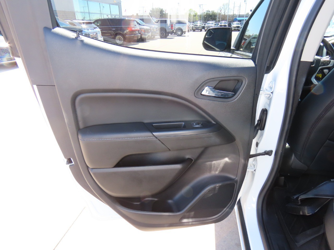 used 2022 GMC Canyon car, priced at $25,999