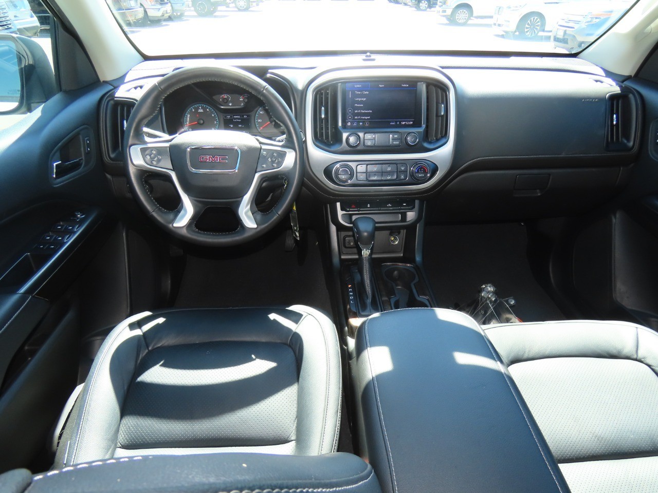 used 2022 GMC Canyon car, priced at $25,999