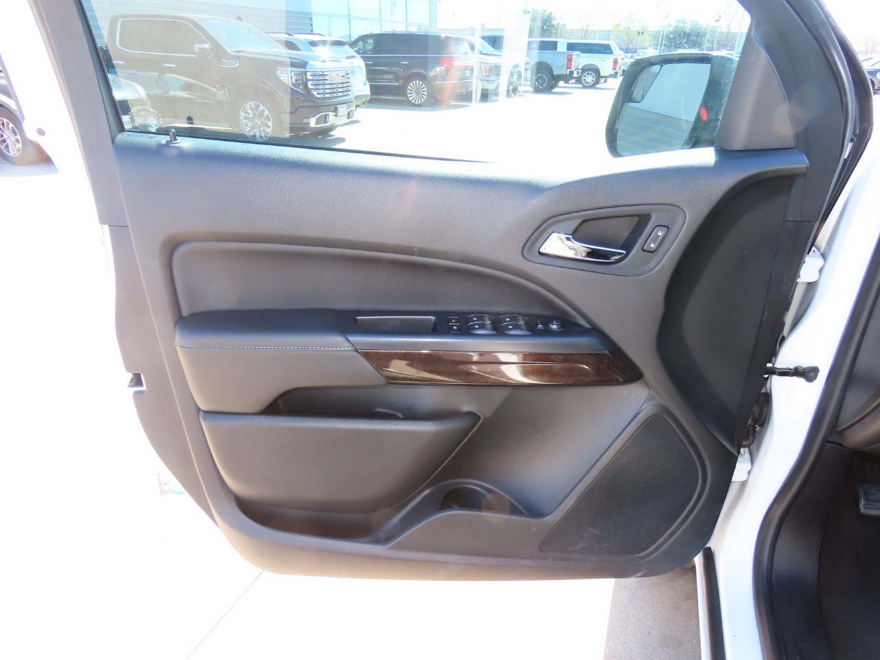 used 2022 GMC Canyon car, priced at $25,999