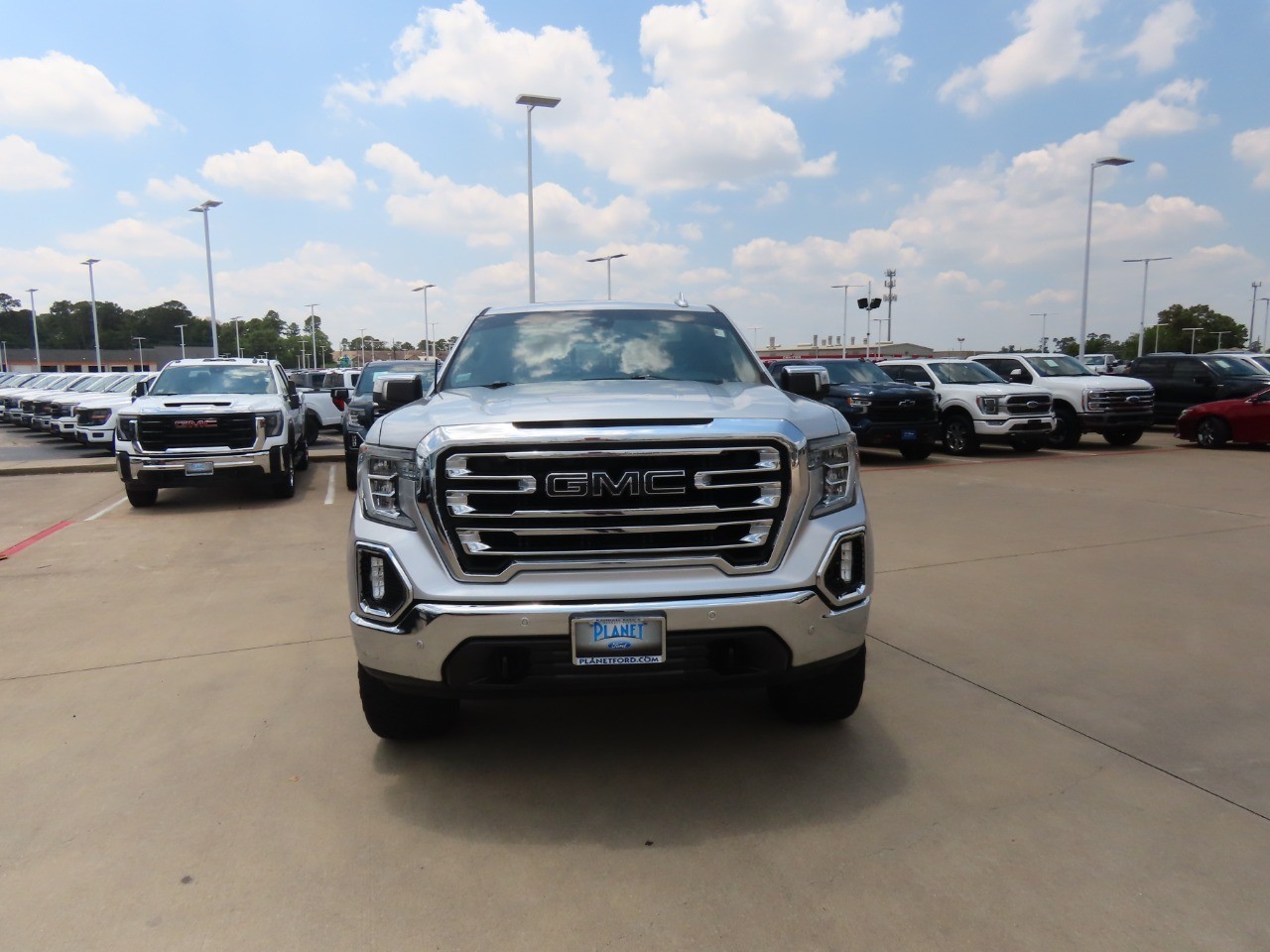 2019 GMC Sierra 1500 4WD Crew Cab 147 SLT photo