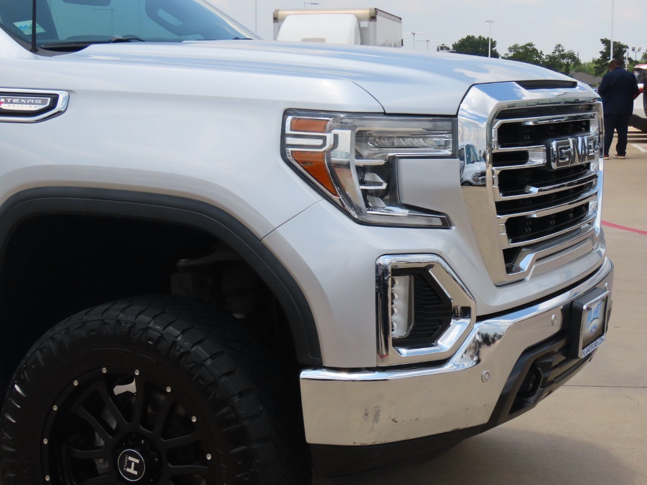 2019 GMC Sierra 1500 4WD Crew Cab 147 SLT photo