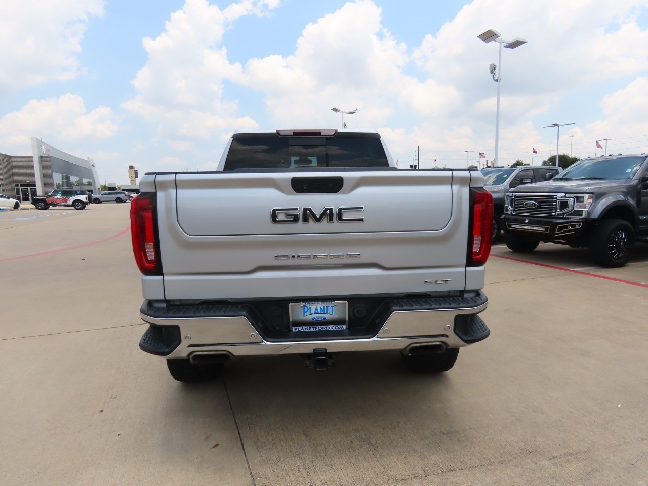 2019 GMC Sierra 1500 4WD Crew Cab 147 SLT photo
