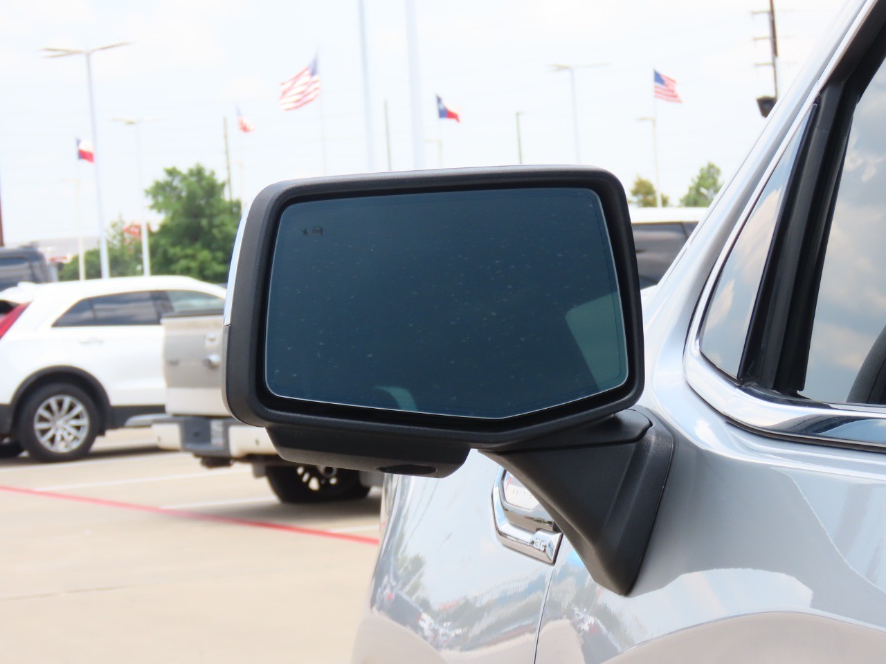 2019 GMC Sierra 1500 4WD Crew Cab 147 SLT photo