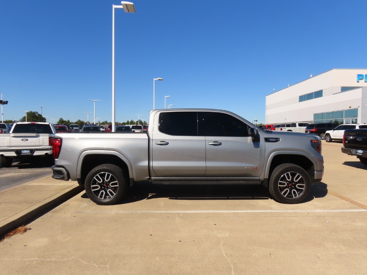 2024 GMC Sierra 1500 AT4 - 9