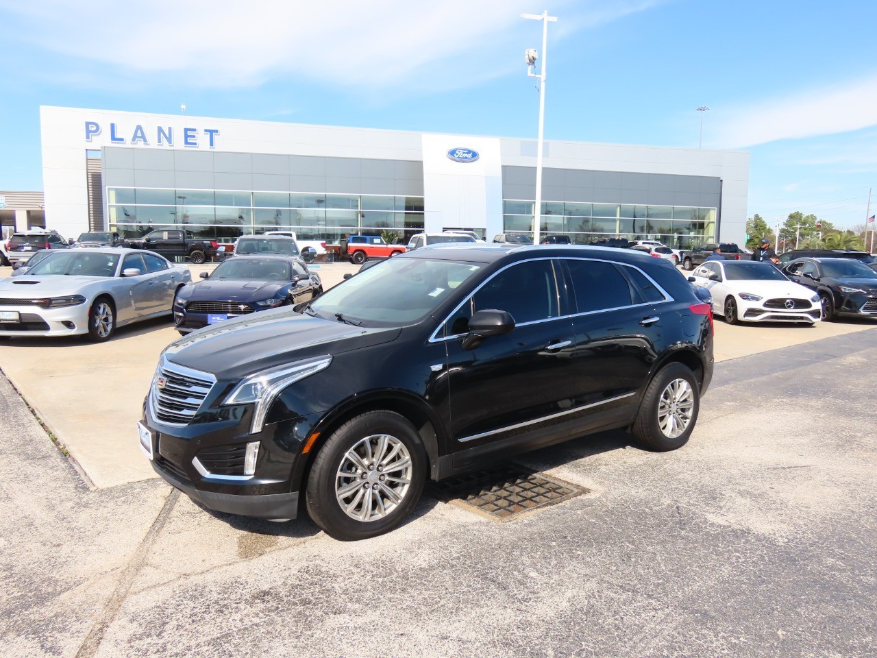 used 2018 Cadillac XT5 car, priced at $13,999