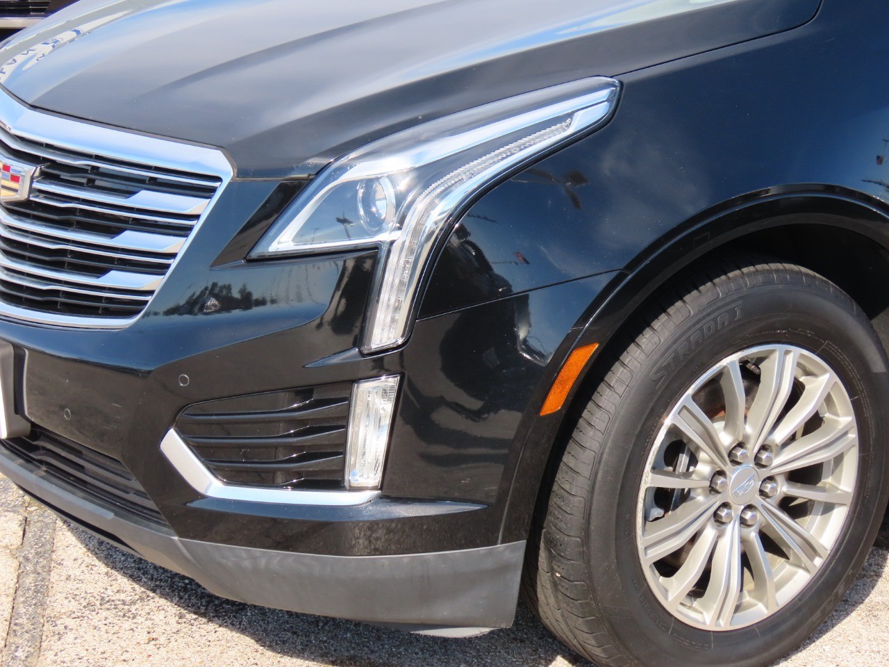 used 2018 Cadillac XT5 car, priced at $13,999