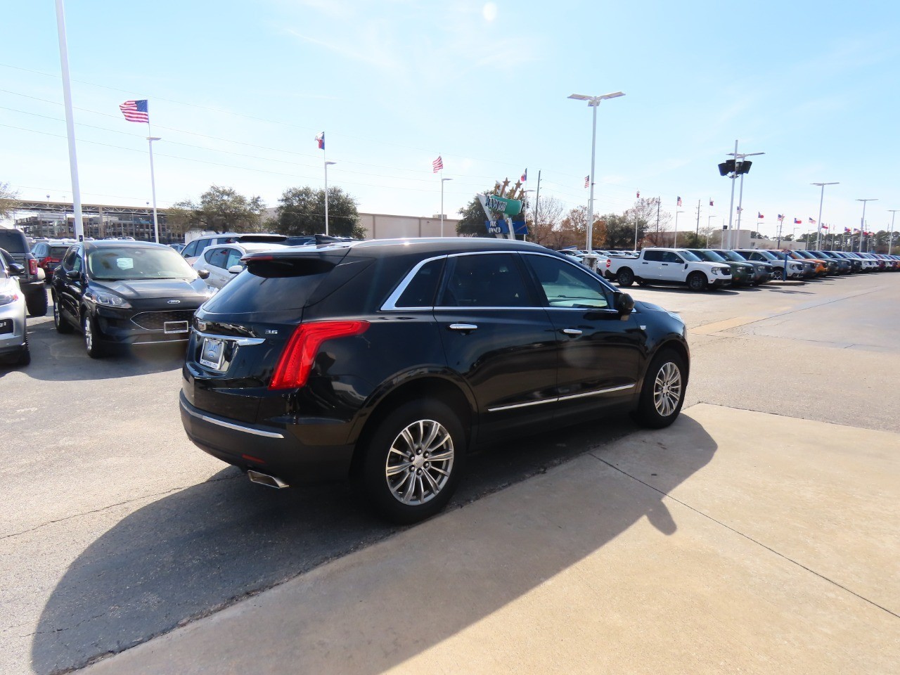used 2018 Cadillac XT5 car, priced at $13,999