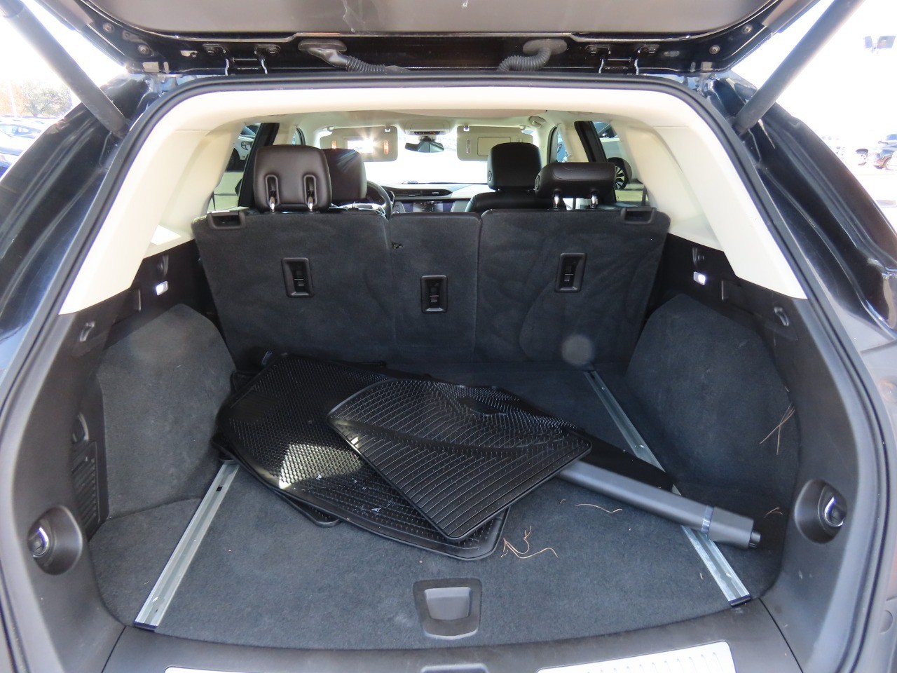 used 2018 Cadillac XT5 car, priced at $13,999