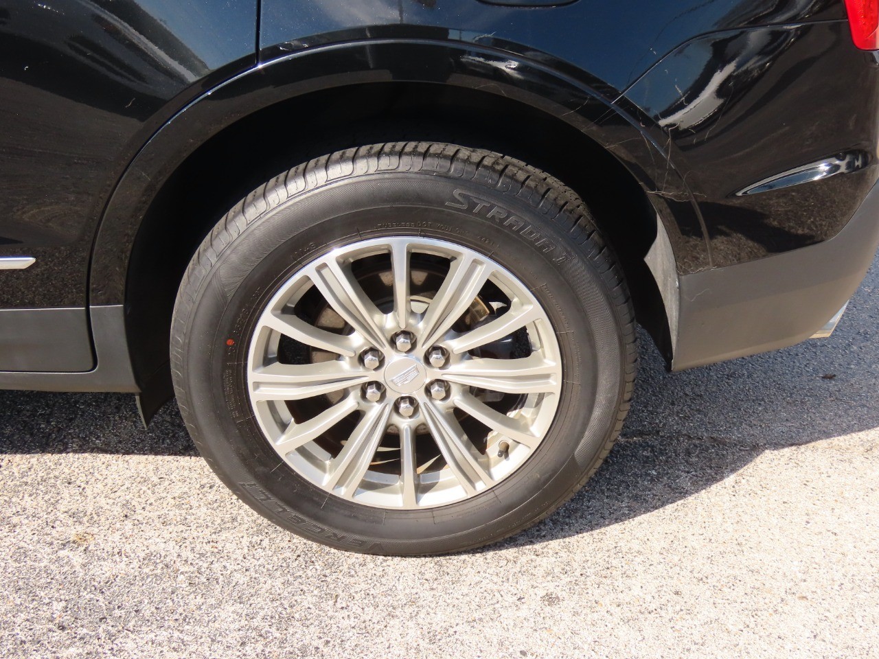 used 2018 Cadillac XT5 car, priced at $13,999