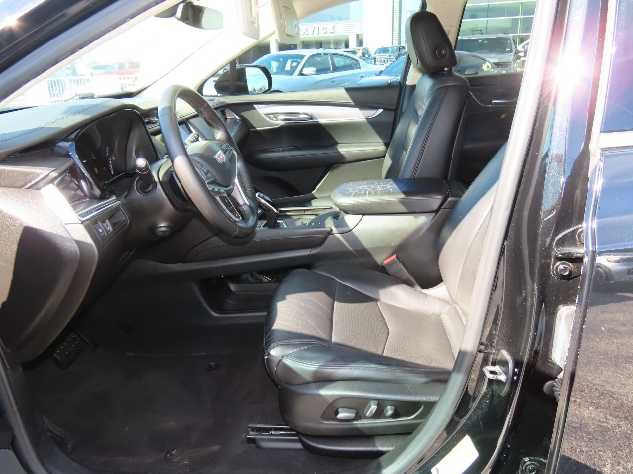 used 2018 Cadillac XT5 car, priced at $13,999