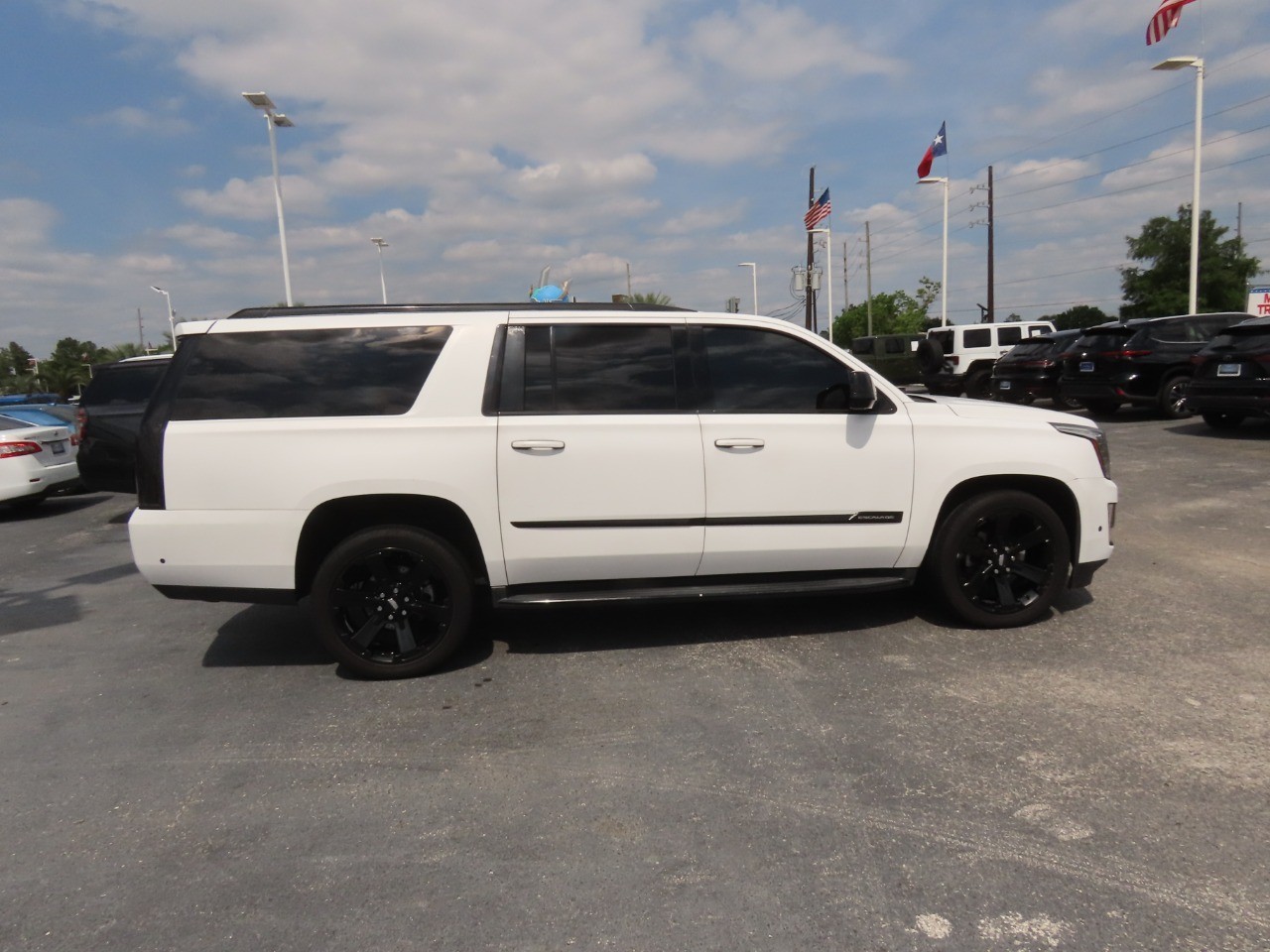 2017 Cadillac Escalade ESV - 9