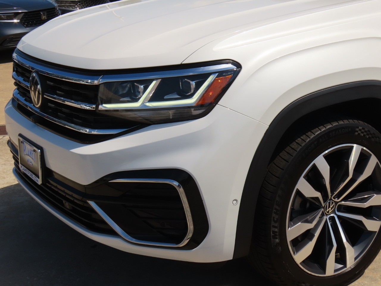 2023 Volkswagen Atlas Cross Sport 3.6L V6 SEL Premium R-Line - 2