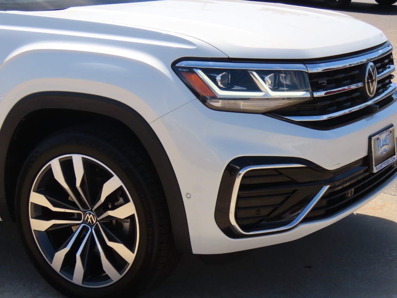 2023 Volkswagen Atlas Cross Sport 3.6L V6 SEL Premium R-Line - 5