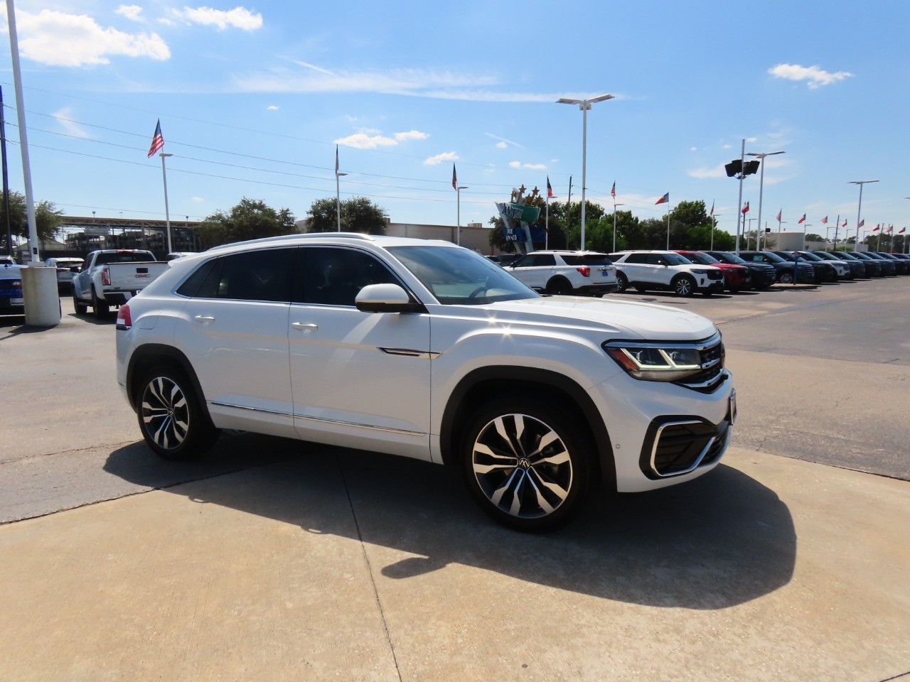 2023 Volkswagen Atlas Cross Sport 3.6L V6 SEL Premium R-Line - 6