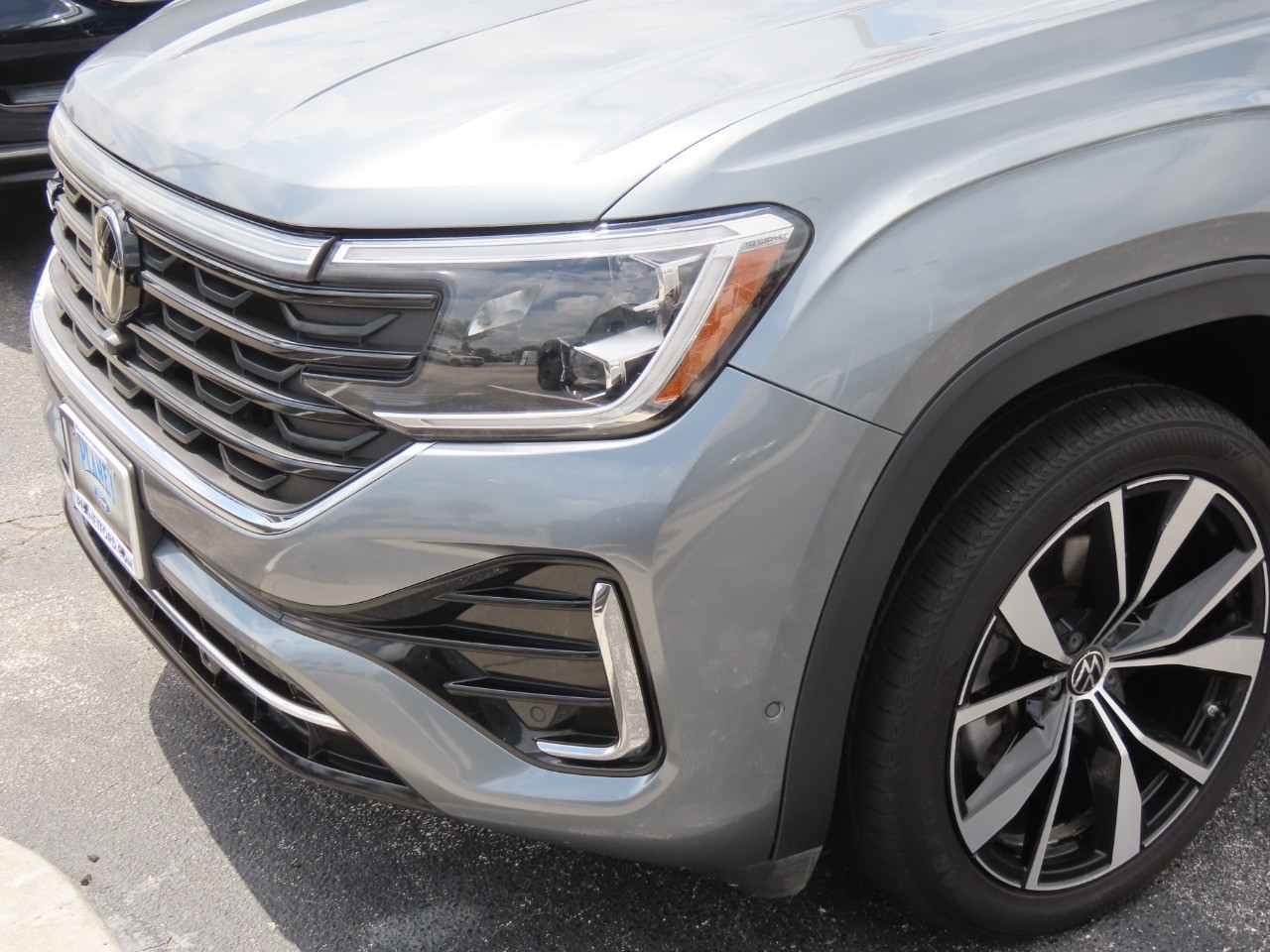 2024 Volkswagen Atlas 2.0T SEL Premium R-Line - 2