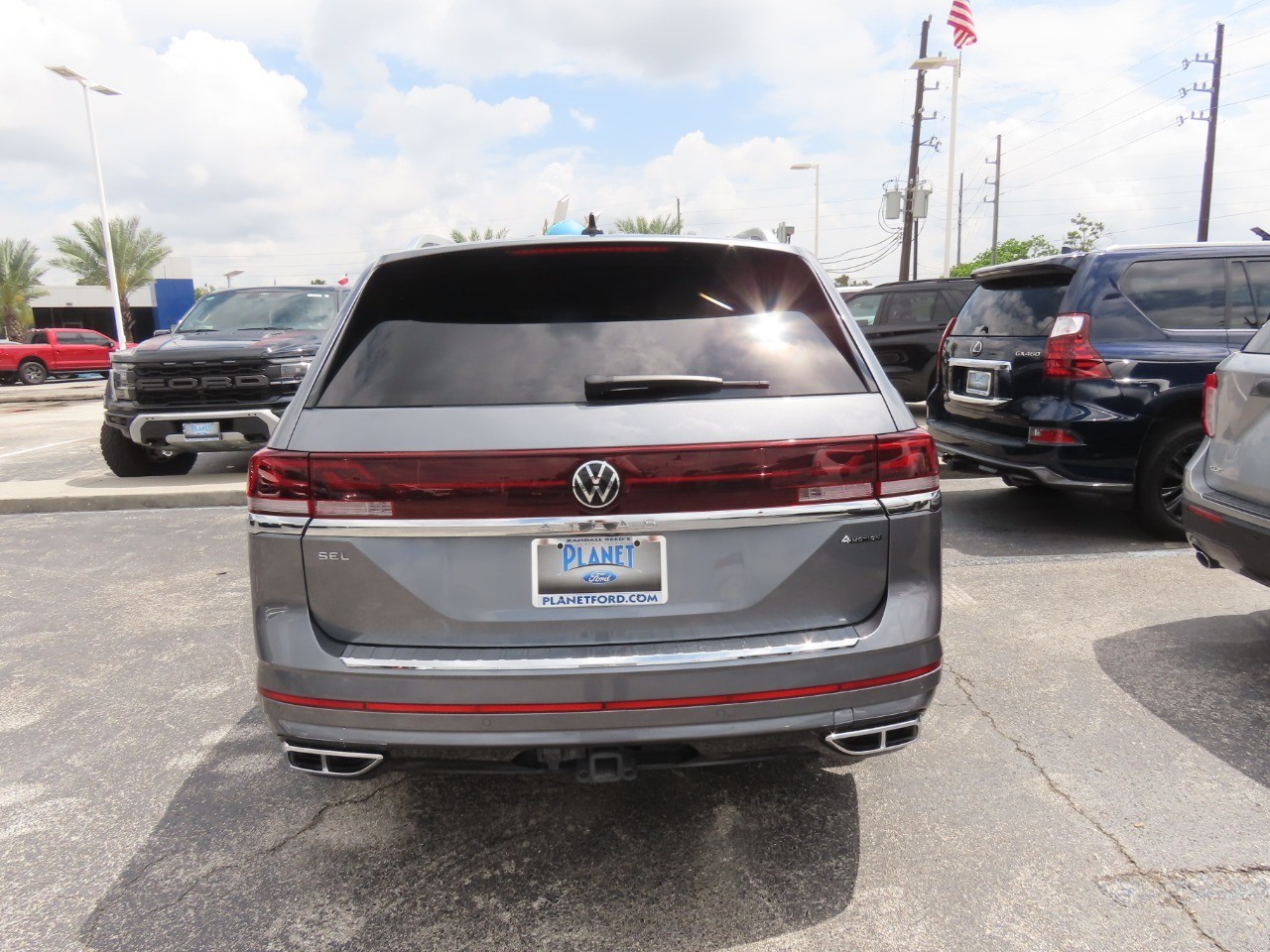 2024 Volkswagen Atlas 2.0T SEL Premium R-Line - 11