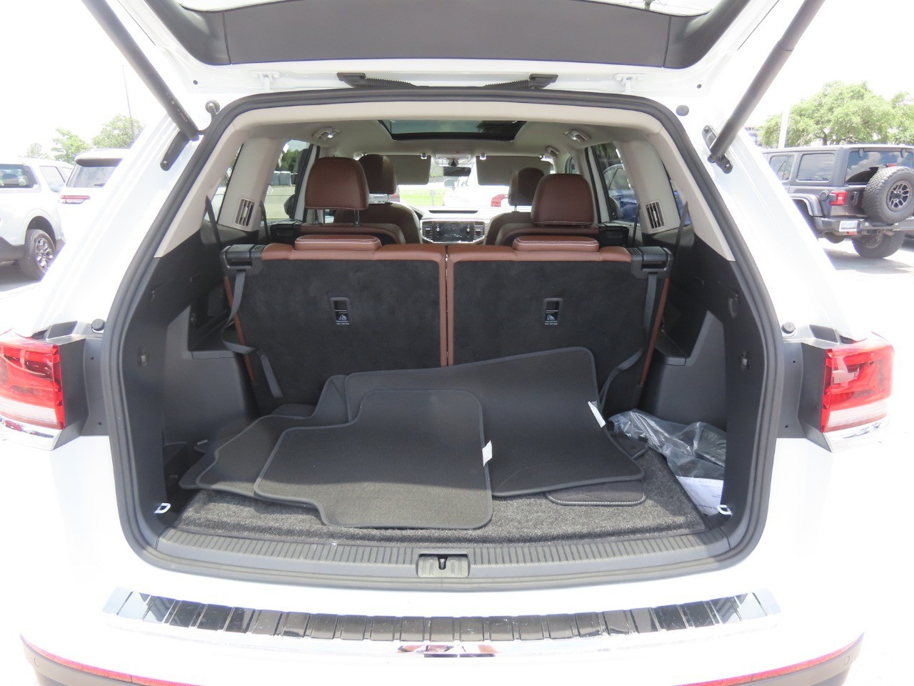 2023 Volkswagen Atlas 2.0T SE w/Technology - 11
