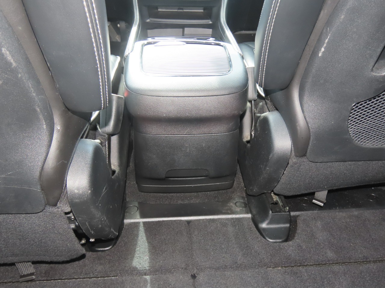 2025 Chrysler Pacifica Limited Bright White Clearcoat at Planet Ford