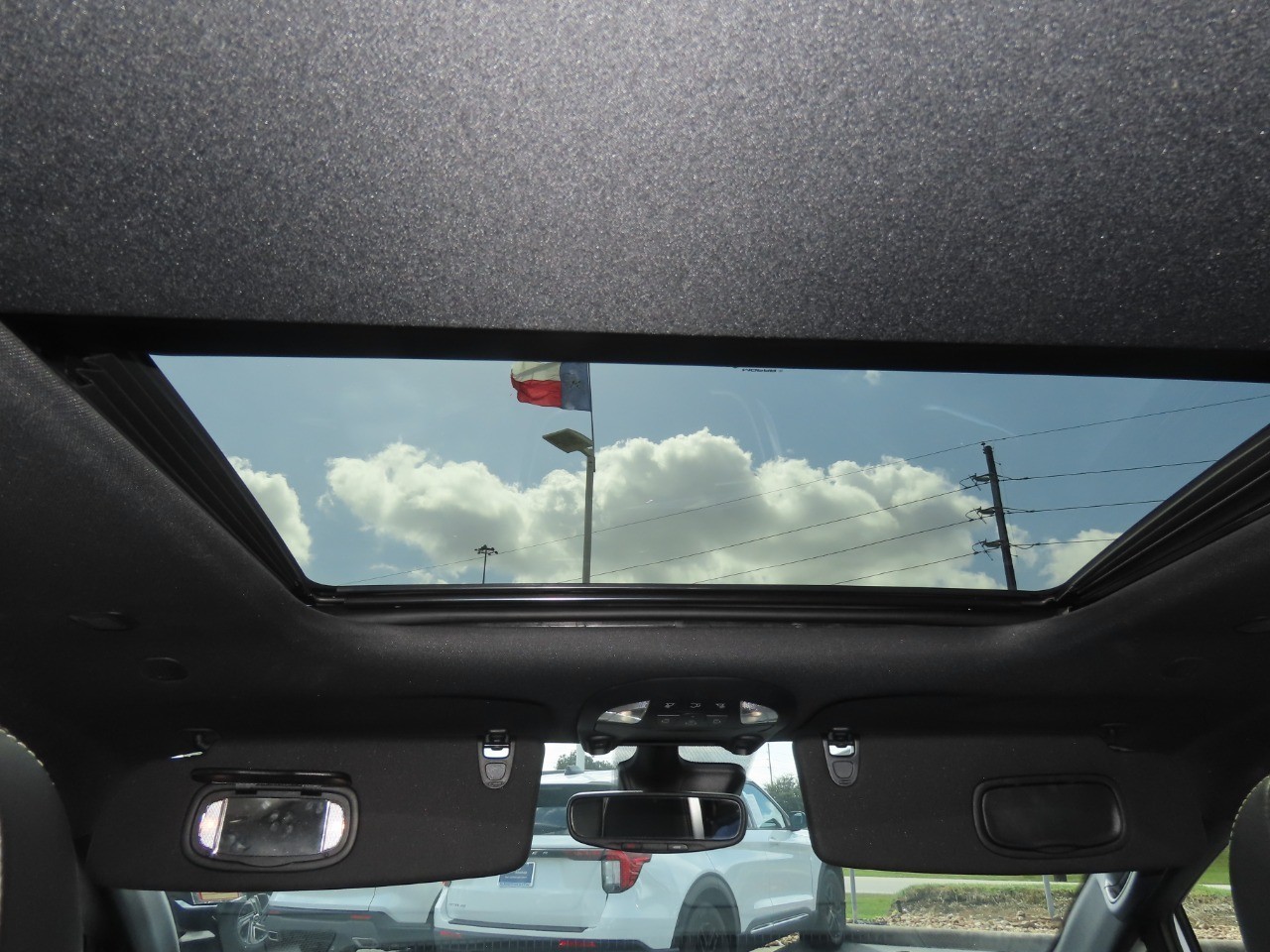 2025 Chrysler Pacifica Limited Bright White Clearcoat at Planet Ford