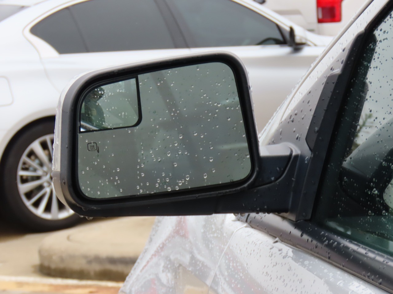 used 2011 Ford Edge car, priced at $7,999