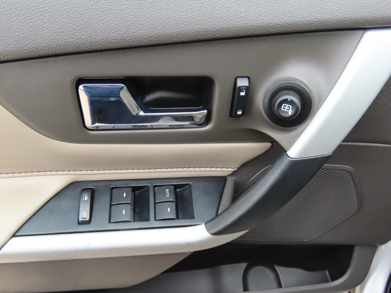 used 2011 Ford Edge car, priced at $7,999