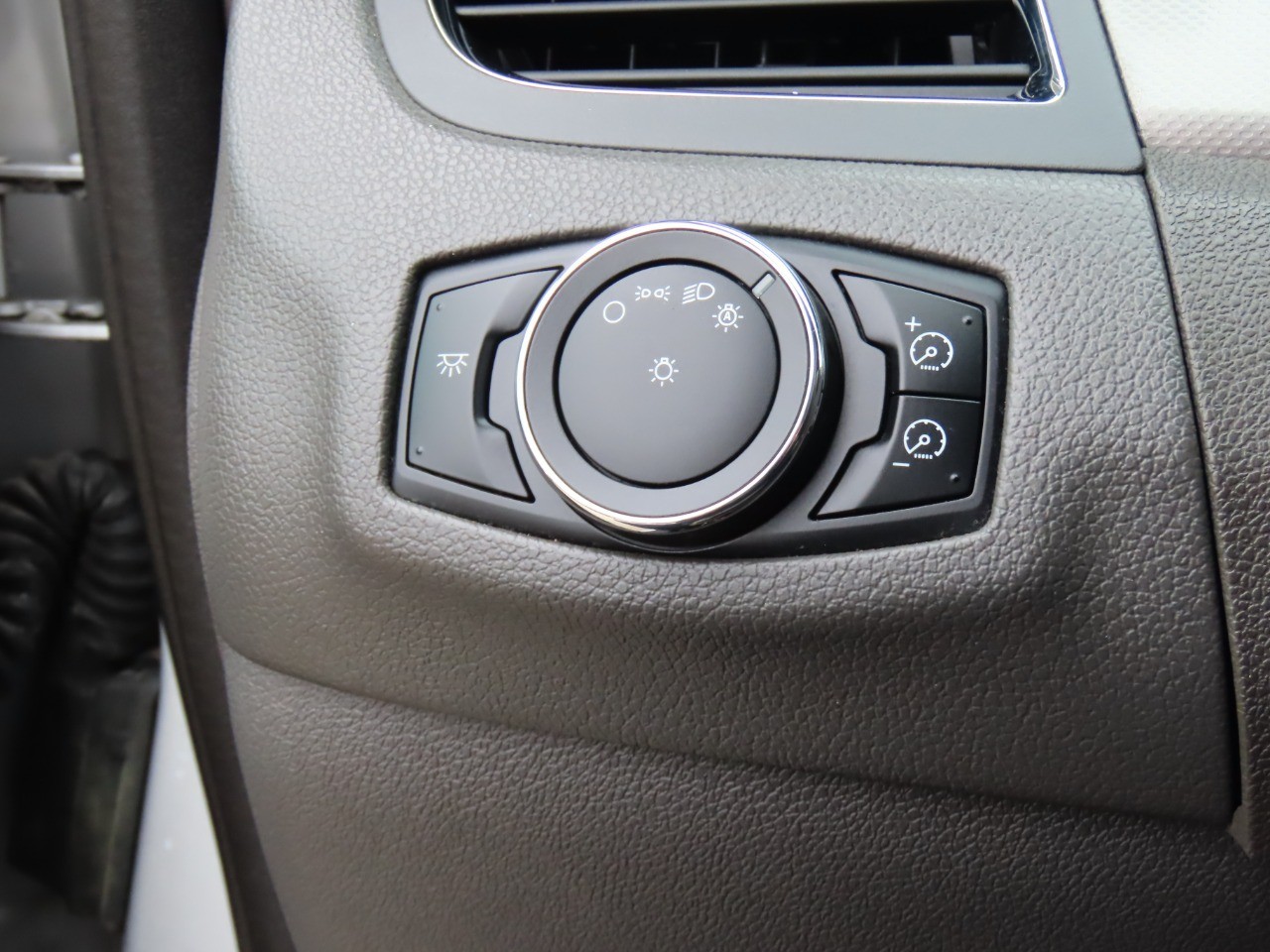 used 2011 Ford Edge car, priced at $7,999