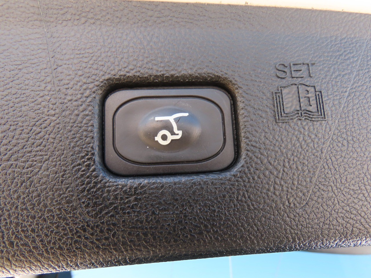 2020 Ford Edge ST Line - 11