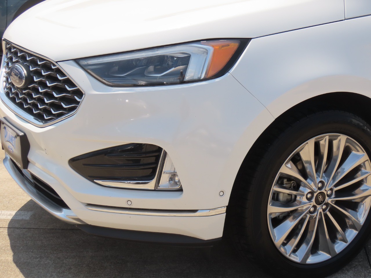 2020 Ford Edge photo 3 of 33
