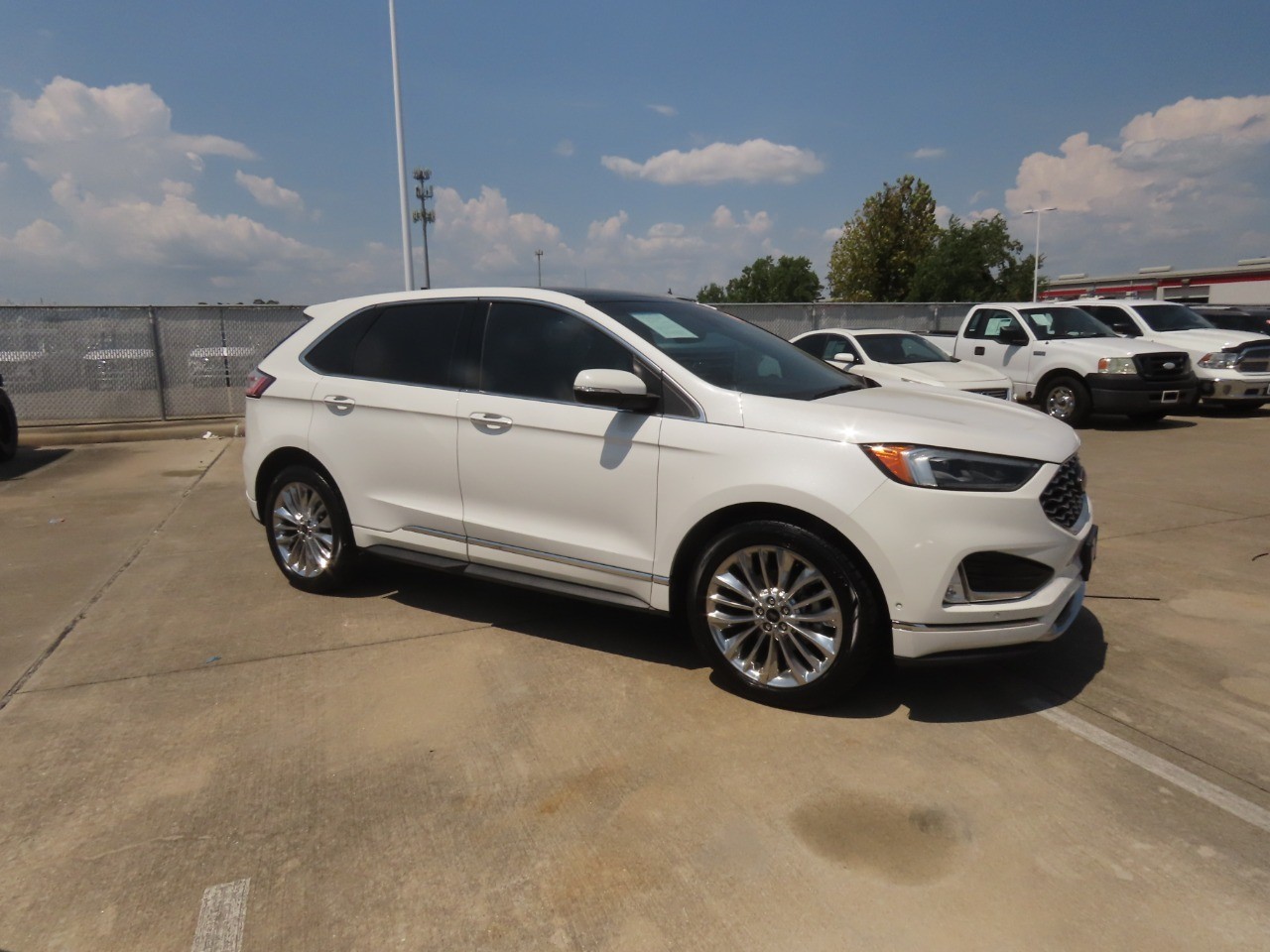 2020 Ford Edge photo 7 of 33