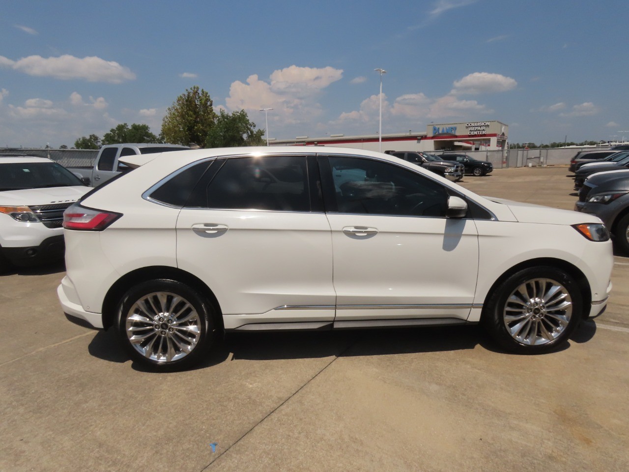 2020 Ford Edge photo 10 of 33