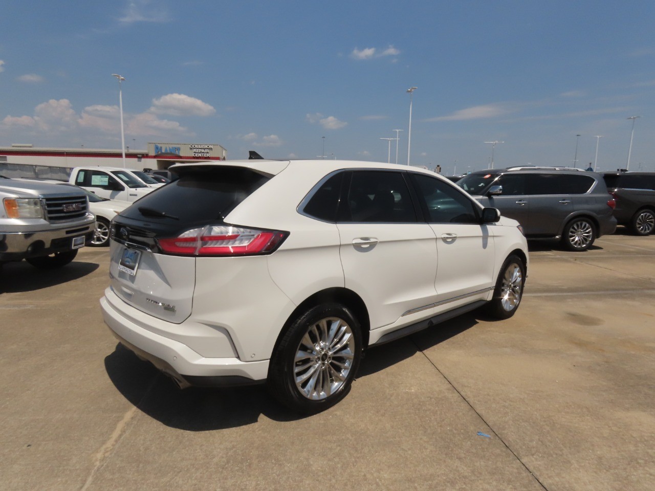 2020 Ford Edge photo 11 of 33