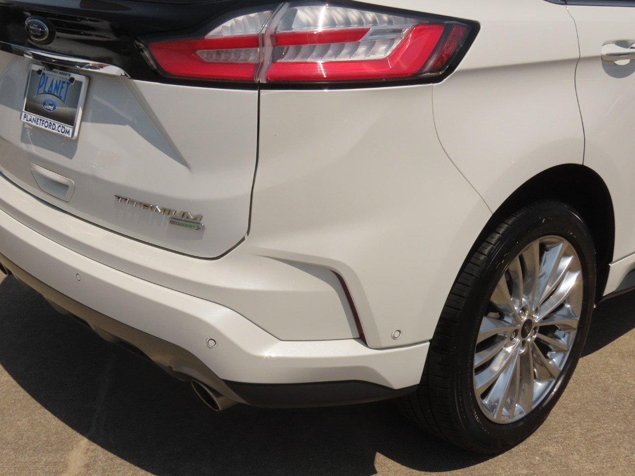 2020 Ford Edge photo 12 of 33