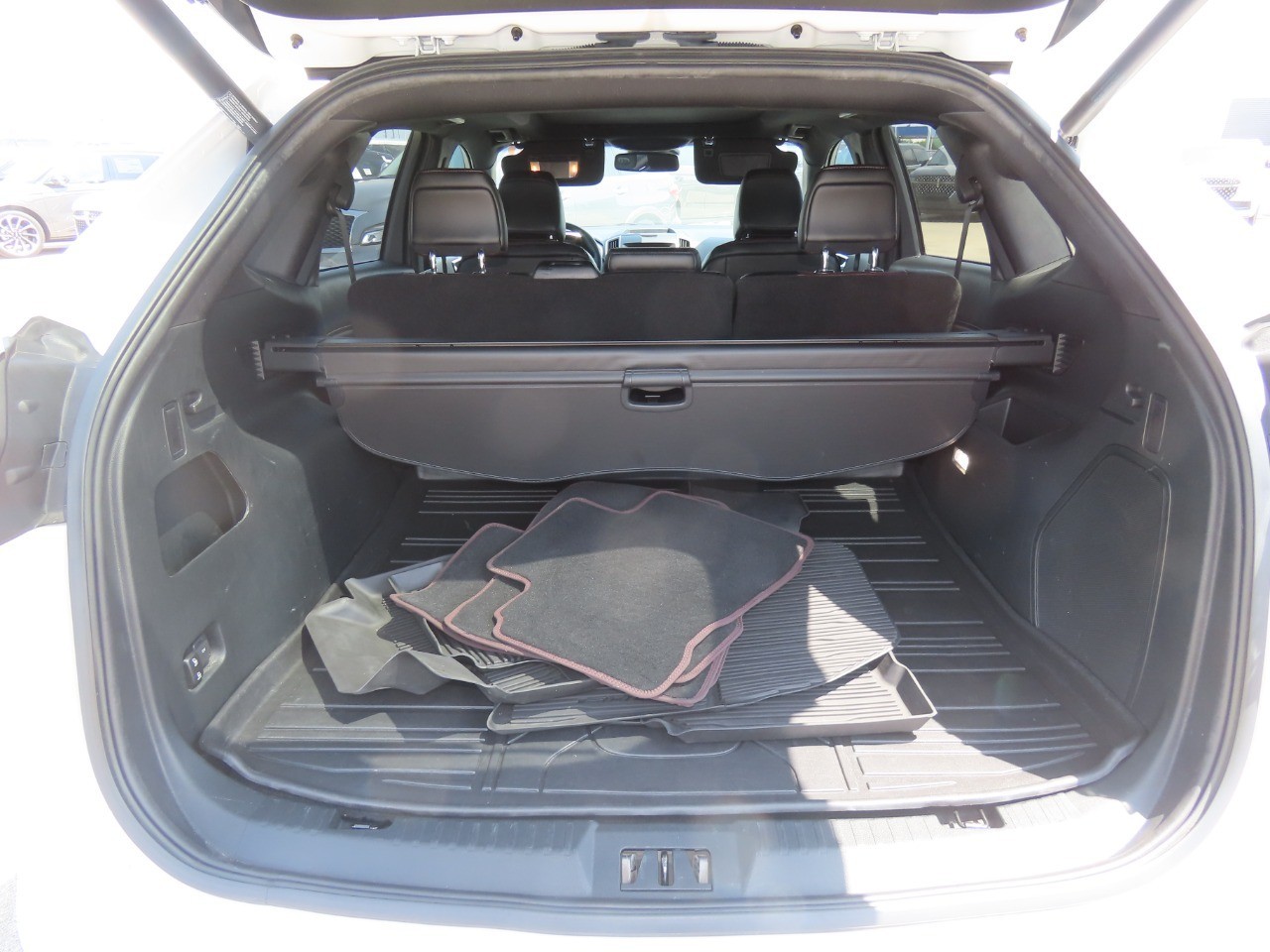 2020 Ford Edge photo 14 of 33