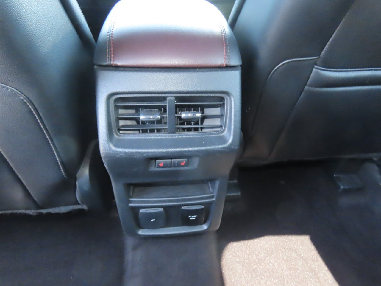 2020 Ford Edge photo 22 of 33