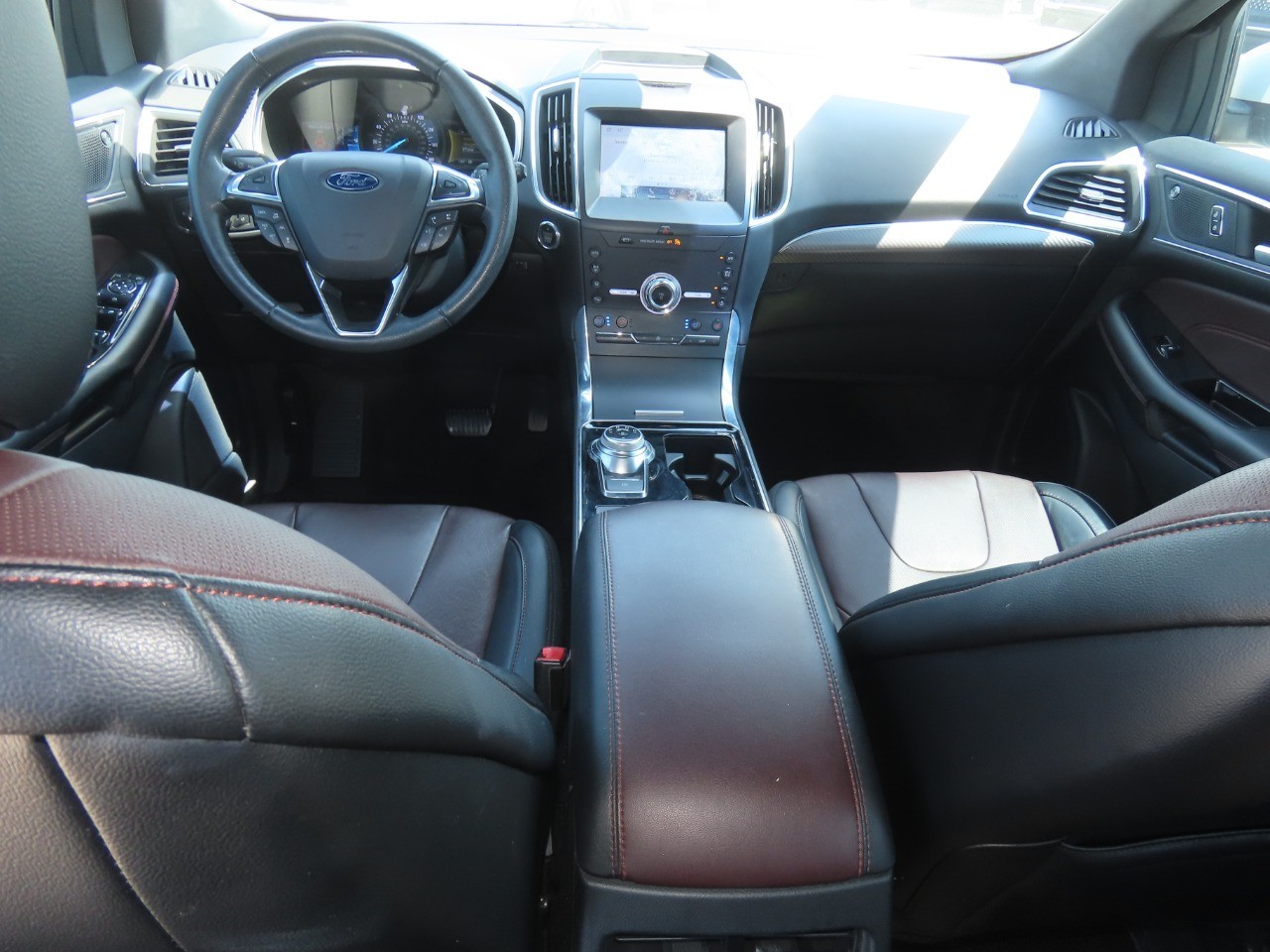 2020 Ford Edge photo 24 of 33