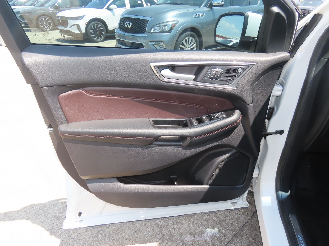 2020 Ford Edge photo 25 of 33