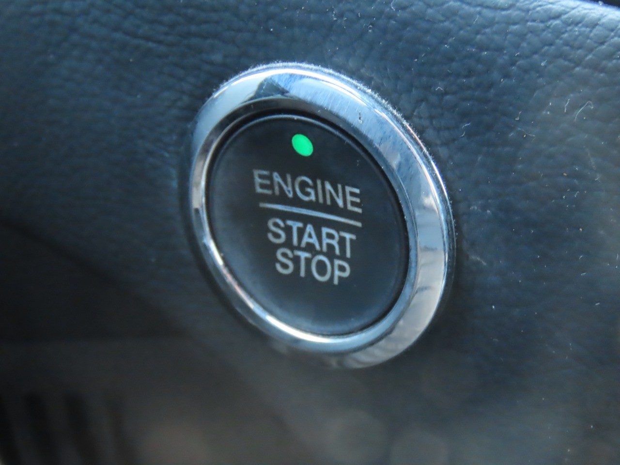 2020 Ford Edge photo 30 of 33