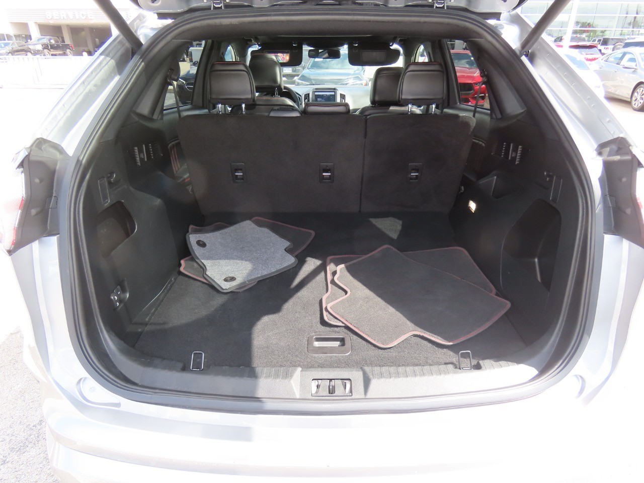 2023 Ford Edge ST-Line - 11