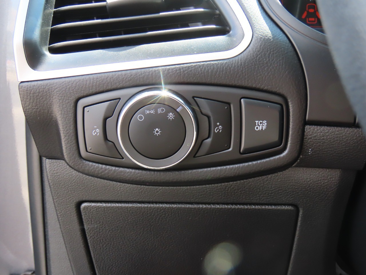 used 2024 Ford Edge car, priced at $26,999