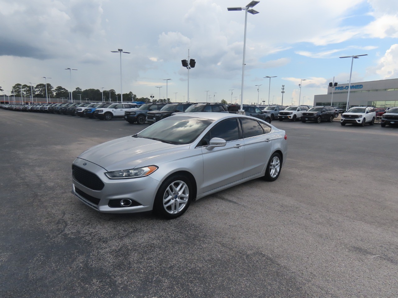 2014 Ford Fusion photo 2 of 30