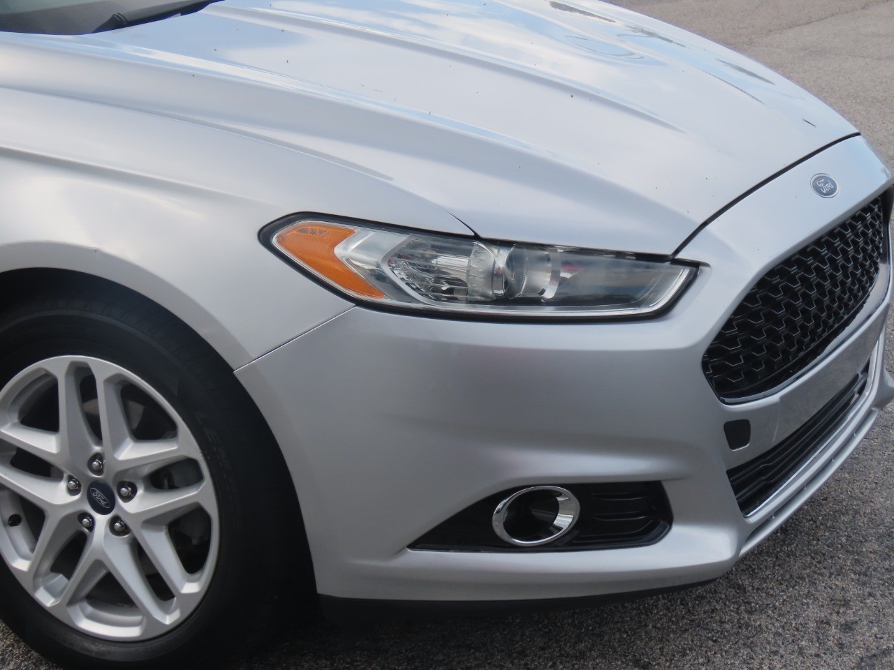 2014 Ford Fusion photo 6 of 30